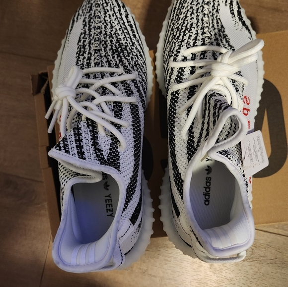 Size 11.5 - Adidas Yeezy Boost 350 V2 Low Zebra - Picture 5 of 6